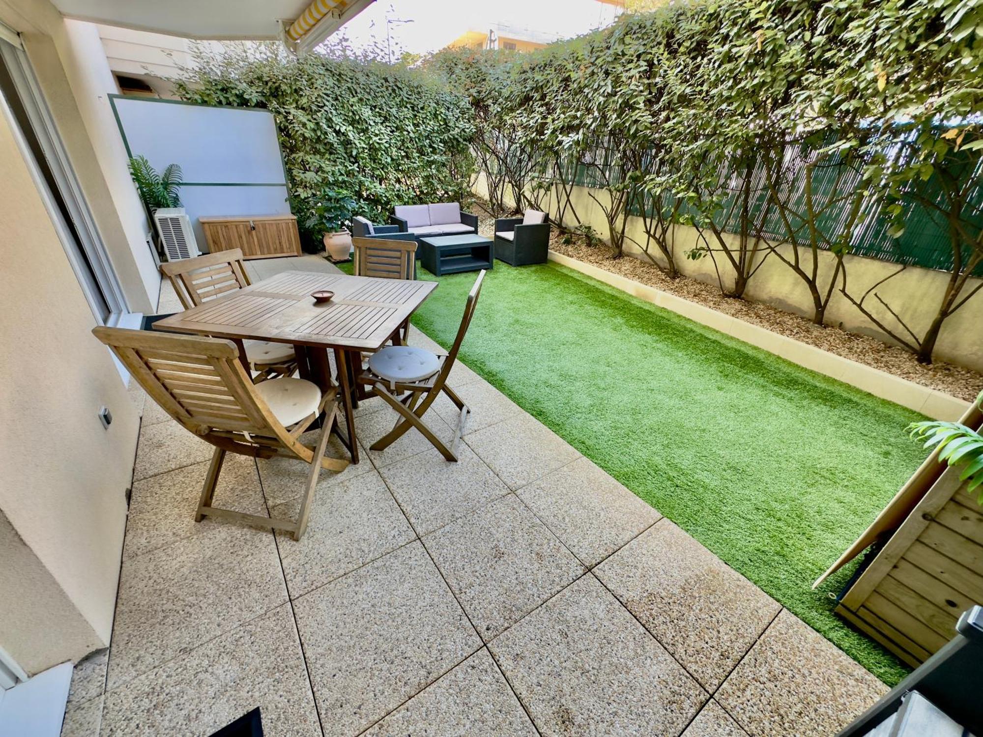 Regent Cote D'Azur Air-Conditioned, Pool, Garden & Parking Villeneuve-Loubet Exterior photo